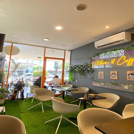 Hariss Inn Bandara Тангеранг Екстериор снимка